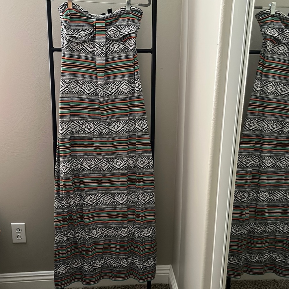 Strapless dress with slit on side